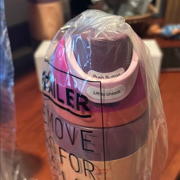 Owala 32 oz freesip, crown jewel, stainless steel, brand new - Picture 7 of 8